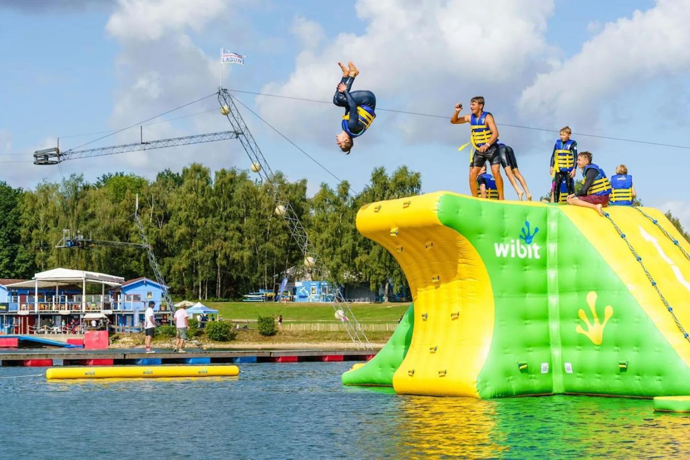 Ervaar 'Fryske Weelde' Op Vijf Sterren Vakantiepark De Kuilart Koudum Εξωτερικό φωτογραφία